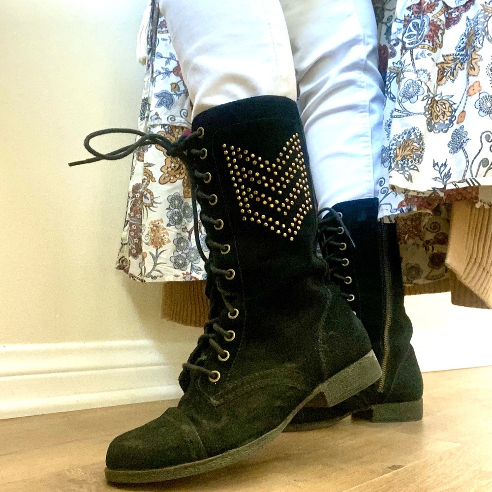 Betsy Johnson suede combat boots w/ gold sparkle✨